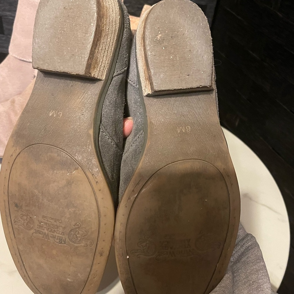 2 pair Nine West SZ6M Cowgirl Western Gray/ Taupe Suede Zip Ankle Boots READ - Picture 11 of 16